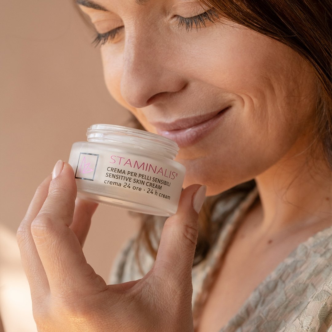 Crema viso Staminalis per pelli sensibili – Idratazione e sollievo lenitivo