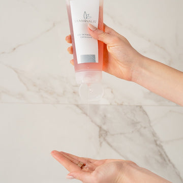 Gel detergente esfoliante Staminalis - Purifica e illumina la pelle.