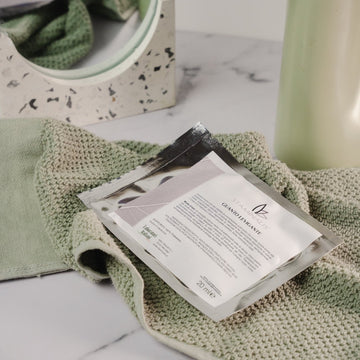 Guanto esfoliante Staminalis per rimuovere le cellule morte e rendere la pelle radiosa